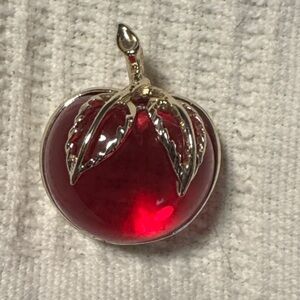 Sarah Coventry Brooch Red Apple jelly and Gold tone leaves Pin Vintage